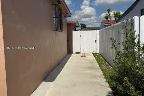 397 W 57th St # 3, Hialeah FL 33012
