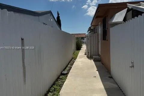 397 W 57th St # 3, Hialeah FL 33012