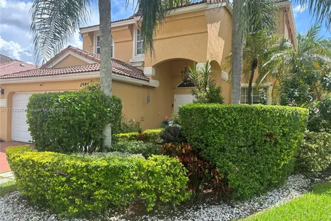 15868 NW 4th St, Pembroke Pines FL 33028