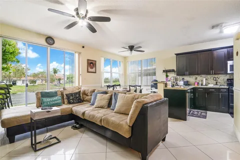 16548 NW 17th St, Pembroke Pines FL 33028