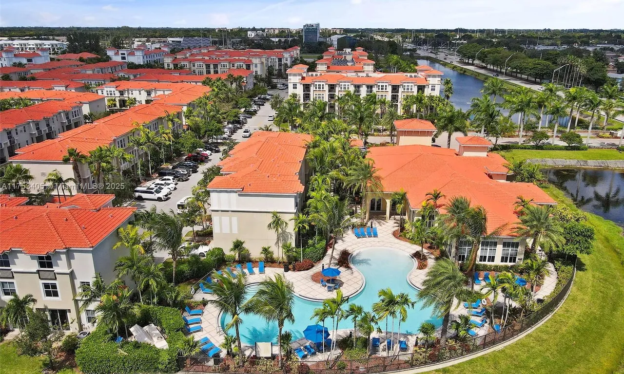 10170 SW 7th St # 205, Pembroke Pines FL 33025