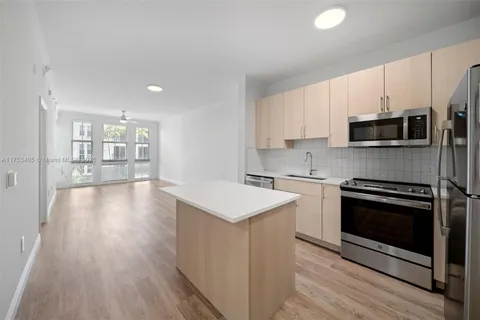 10170 SW 7th St # 205, Pembroke Pines FL 33025