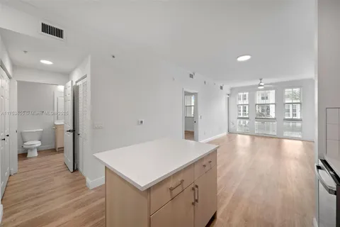 10170 SW 7th St # 205, Pembroke Pines FL 33025