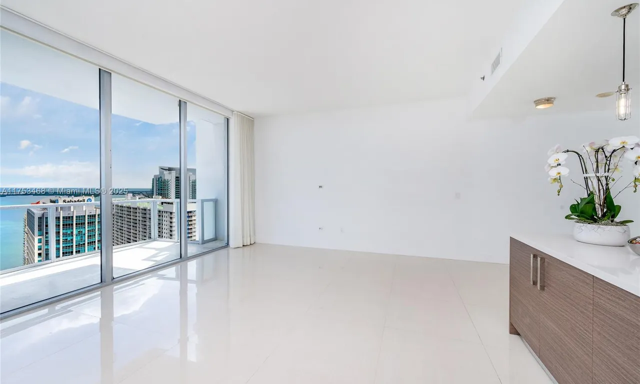 1060 Brickell Ave # 4203, Miami FL 33131