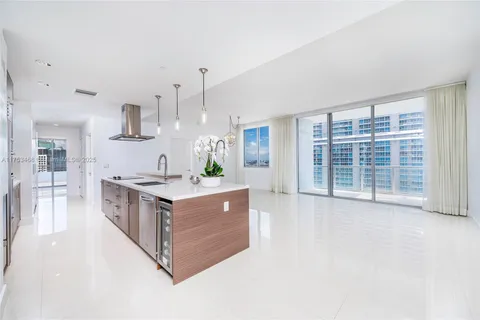 1060 Brickell Ave # 4203, Miami FL 33131