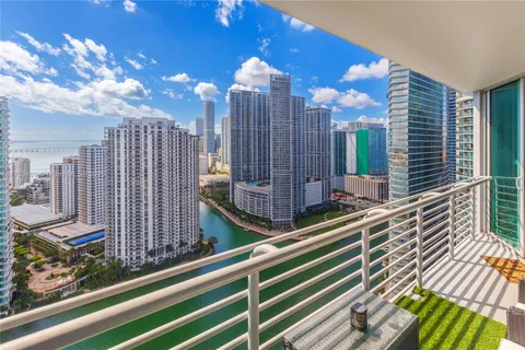 325 S Biscayne Blvd # 3817, Miami FL 33131