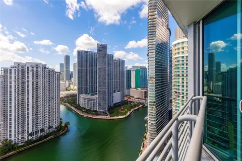 325 S Biscayne Blvd # 3817, Miami FL 33131