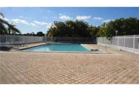 14919 SW 80th St # 115, Miami FL 33193