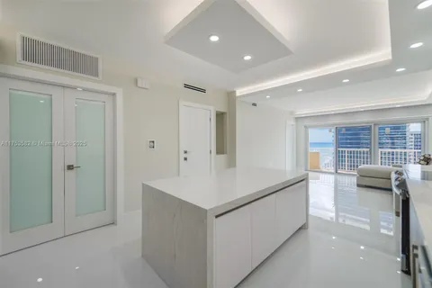 1950 S Ocean Dr # 20L, Hallandale Beach FL 33009