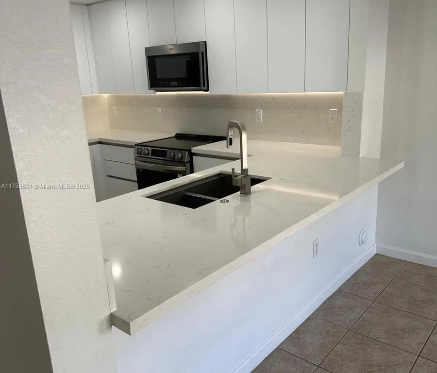 11002 NW 83rd St # 112, Doral FL 33178