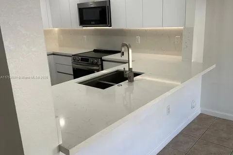 11002 NW 83rd St # 112, Doral FL 33178