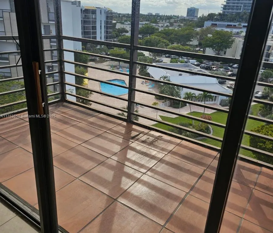 20500 W Country Club Dr # 804, Aventura FL 33180