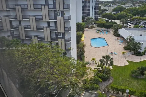 20500 W Country Club Dr # 804, Aventura FL 33180