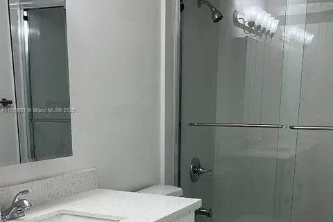 2307 Taylor St # 205, Hollywood FL 33020