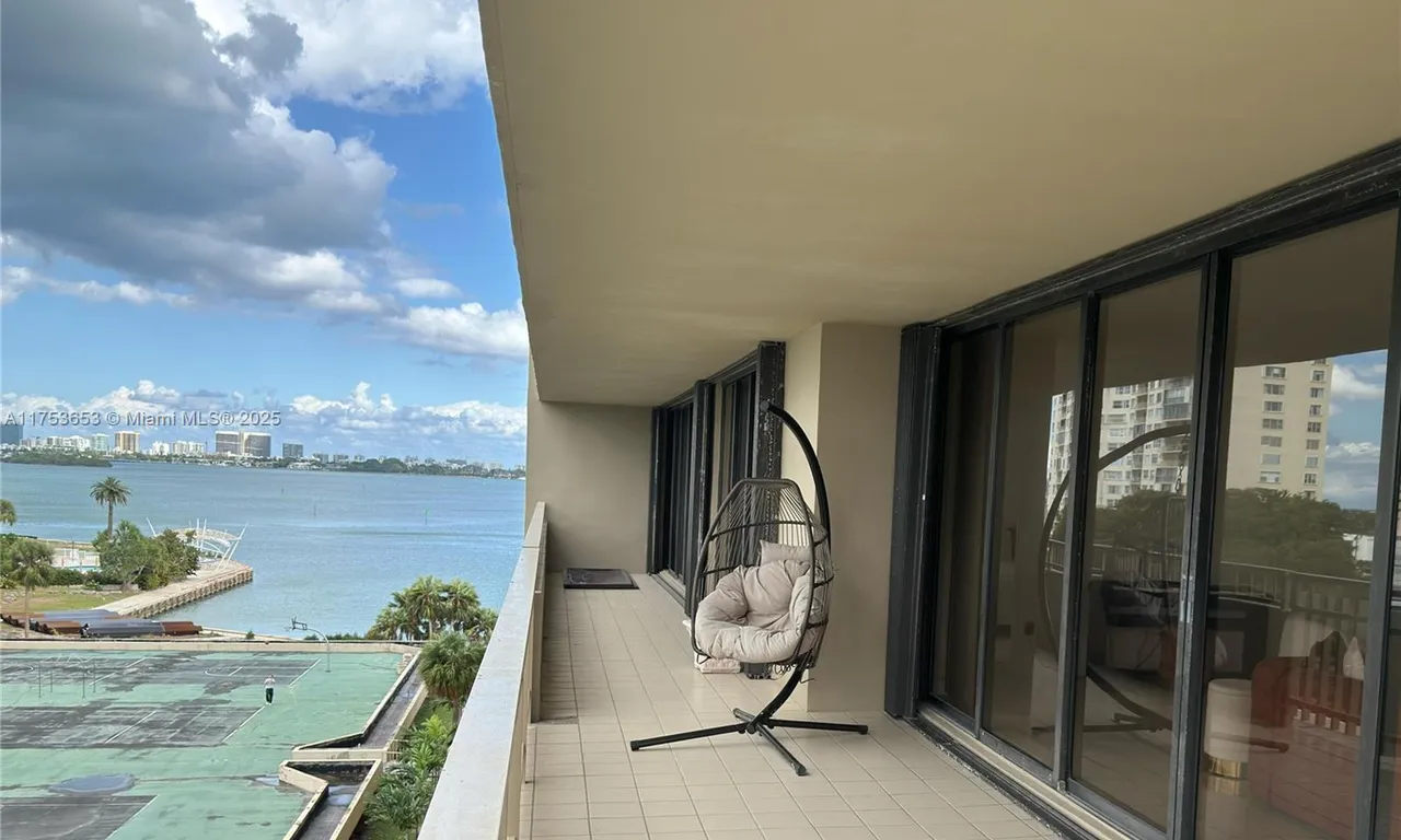 11113 NW Biscayne Blvd # 552, Miami FL 33181