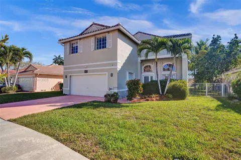 417 SW 195th Ave, Pembroke Pines FL 33029