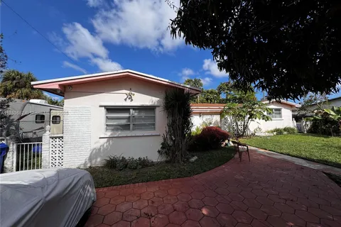 1081 NE 160th Ter, North Miami Beach FL 33162