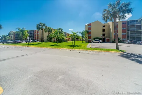 3710 NW 21st St # 411, Lauderdale Lakes FL 33311