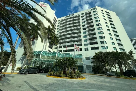 2670 E Sunrise Blvd # 302, Fort Lauderdale FL 33304