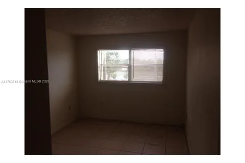 3610 NW 21st St # 407, Lauderdale Lakes FL 33311