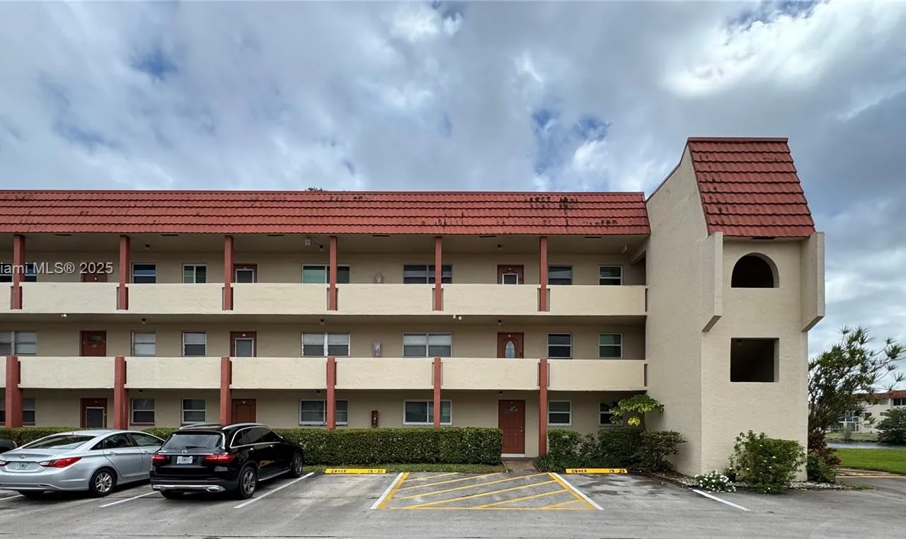 8020 N Sunrise Lakes Dr # 112, Sunrise FL 33322