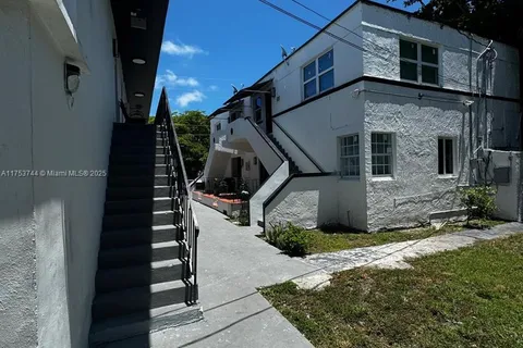 602 SW 13th Ave, Miami FL 33135