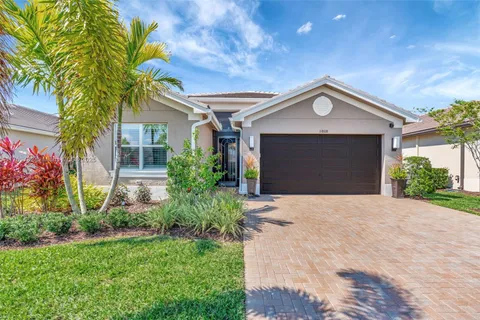 11808 SW Silverlake Falls Dr, Port St. Lucie FL 34987