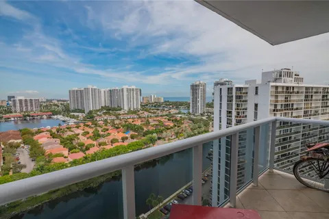 3675 N Country Club Dr # 2202, Aventura FL 33180