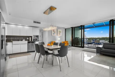 445 Poinciana Dr # 1530, Sunny Isles Beach FL 33160