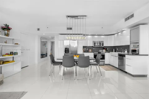 445 Poinciana Dr # 1530, Sunny Isles Beach FL 33160