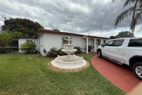 1011 SW 93rd Pl, Miami FL 33174