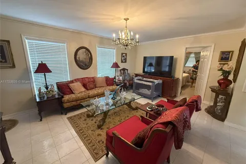 1011 SW 93rd Pl, Miami FL 33174