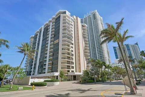 6423 Collins Ave # 1006, Miami Beach FL 33141