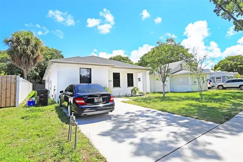 628 53rd St, West Palm Beach FL 33407