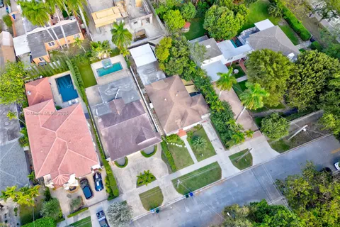 33 SW 20th Rd, Miami FL 33129