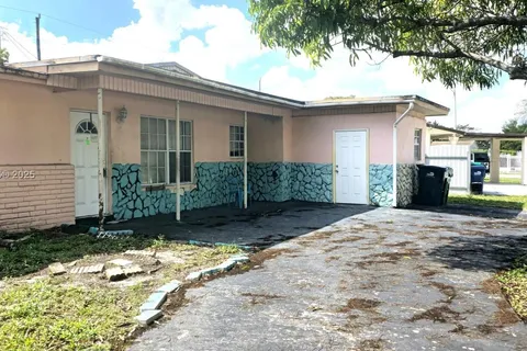 4490 NW 171st Ter, Miami Gardens FL 33055