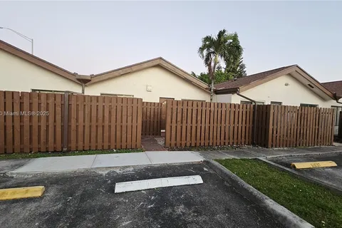 1760 NW 72nd Ave # 81, Plantation FL 33313