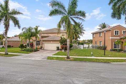 3745 Woodfield Ct, Coconut Creek FL 33073