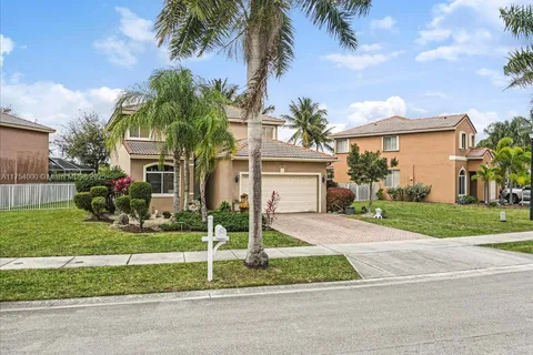 3745 Woodfield Ct, Coconut Creek FL 33073