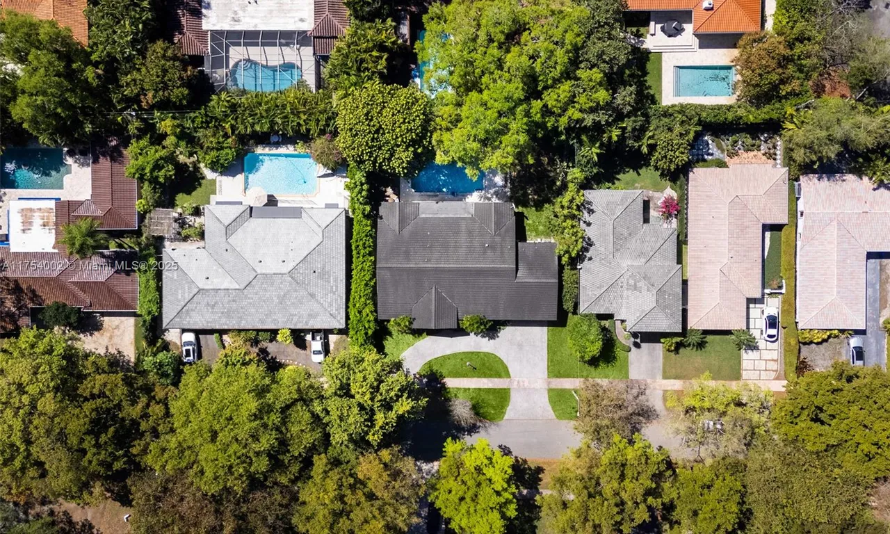 5530 Sardinia St, Coral Gables FL 33146