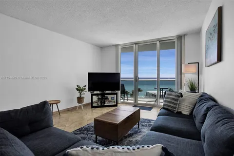 3901 S Ocean Dr # 8M, Hollywood FL 33019