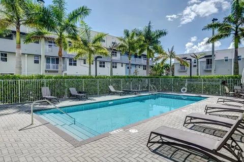 3455 NE 5th Ave # 1, Oakland Park FL 33334