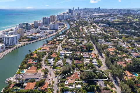 3500A Flamingo Dr, Miami Beach FL 33140