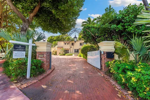 3500A Flamingo Dr, Miami Beach FL 33140
