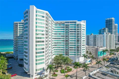 7135 Collins Ave # 1424, Miami Beach FL 33141