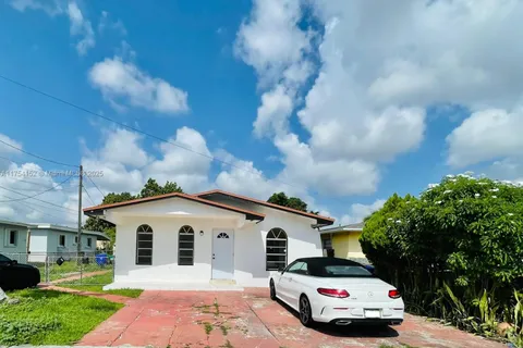 1220 NW 32nd Ct, Miami FL 33125