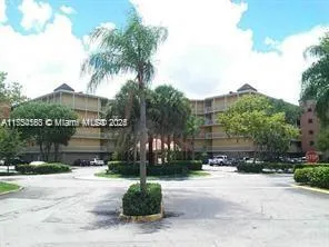 8290 Lake Dr # 302, Doral FL 33166