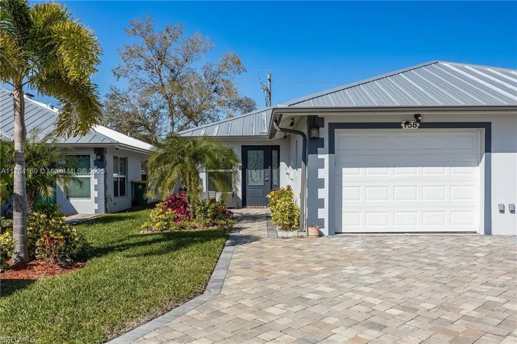 158 Village Circle # 14, La Belle FL 33935