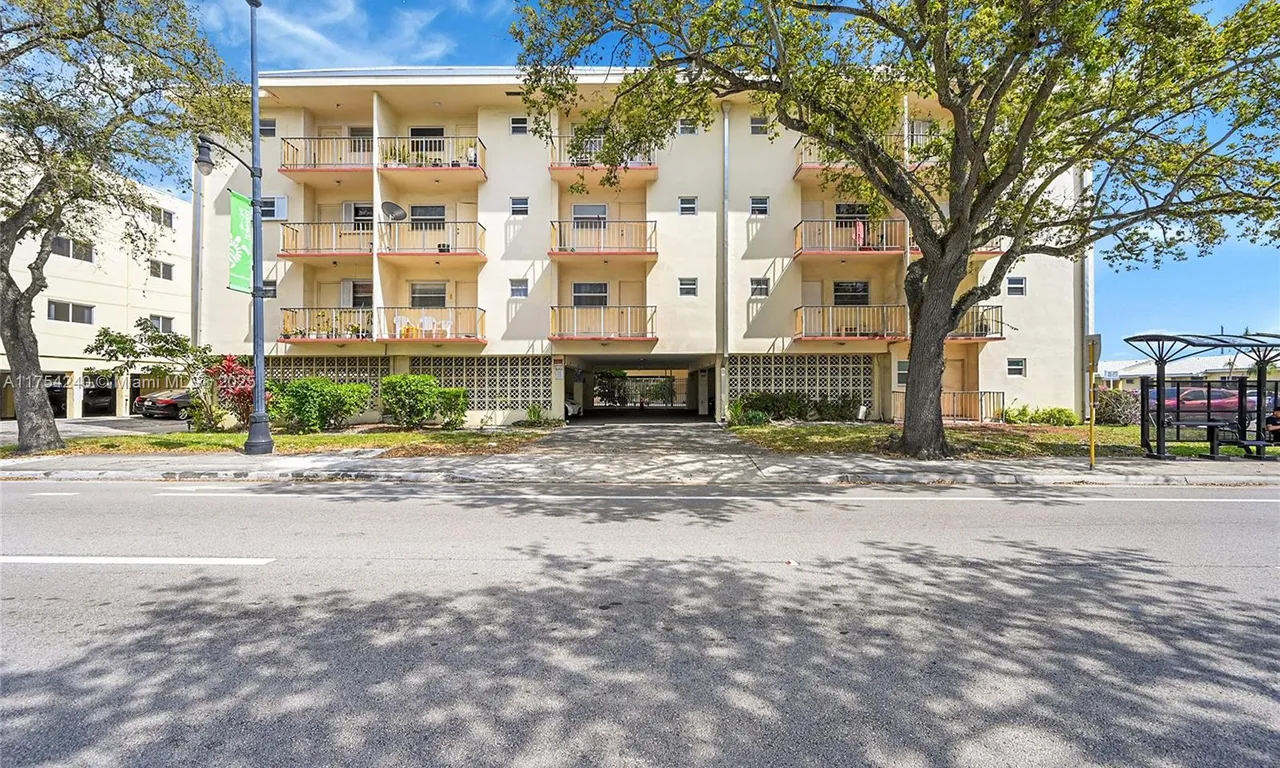 1747 Rodman St # 207, Hollywood FL 33020