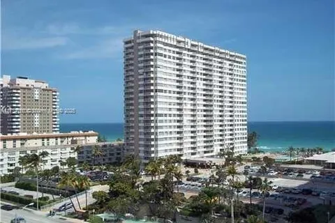 1985 S Ocean Dr # 22A, Hallandale Beach FL 33009